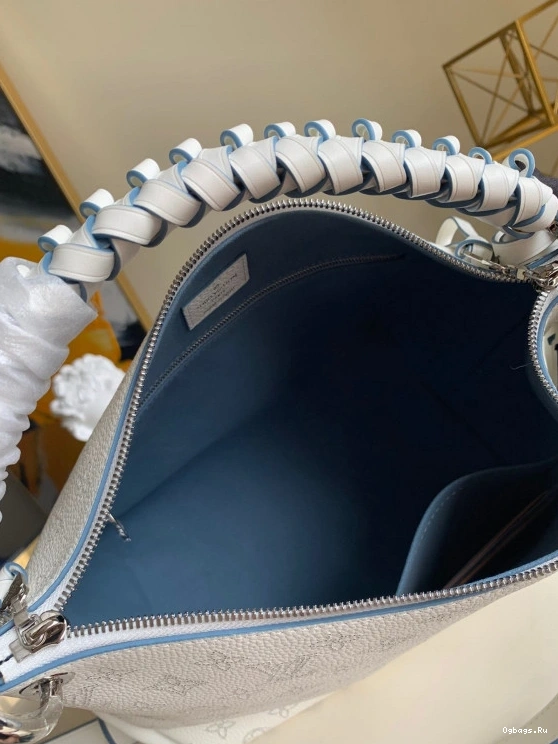 LOUIS VUITTON HOBO BEAUBOURG MM 0108